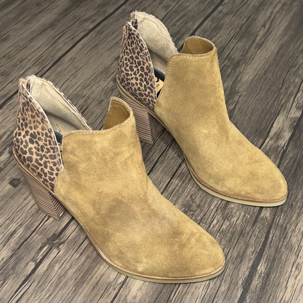 DV8 Dolce Vita Women's Brown And Animal print Heels Back Zipper Suede Booties